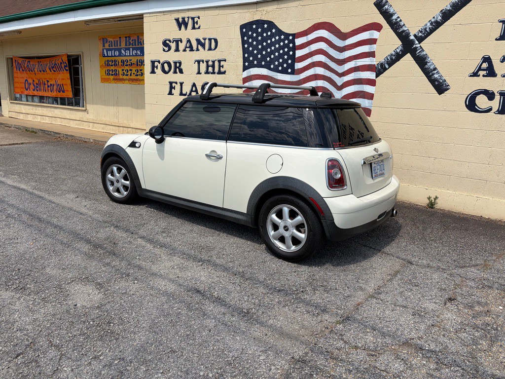 2009 MINI Cooper Image 4