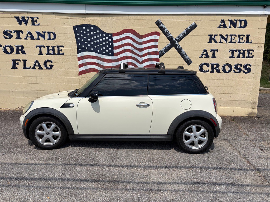 2009 MINI Cooper Image 5
