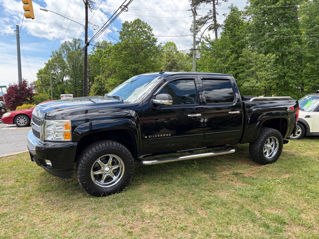 2007 Chevrolet Silverado 1500 Image 3