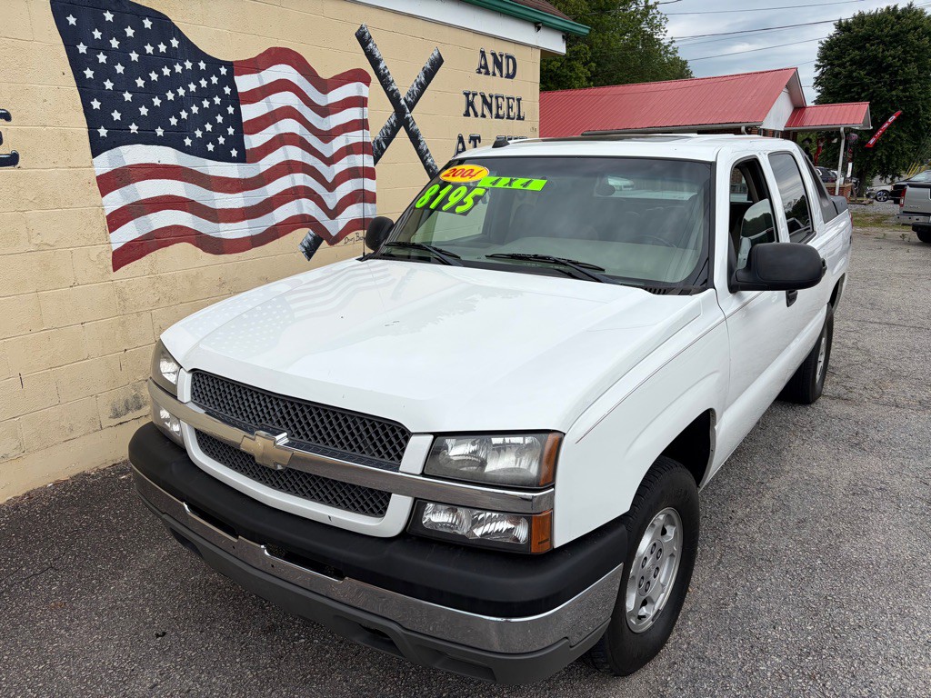 2004 Chevrolet Avalanche Image 3