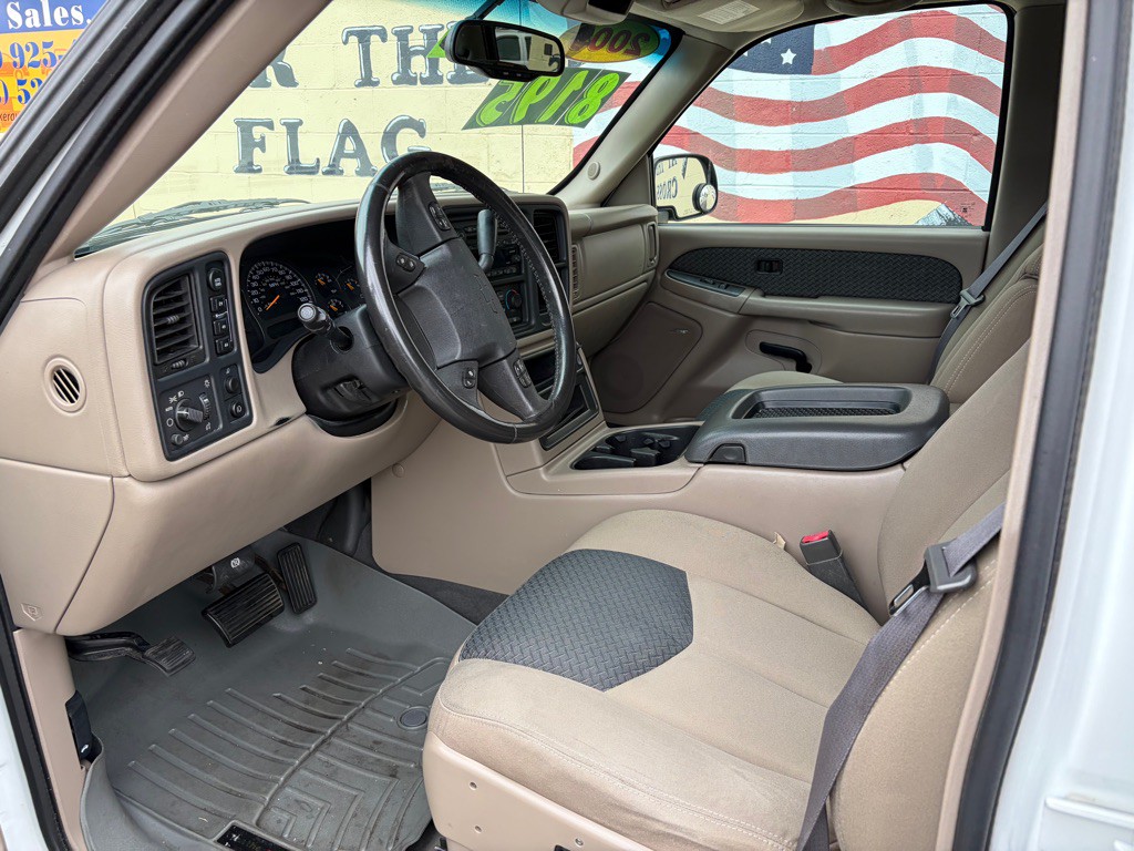 2004 Chevrolet Avalanche Image 8