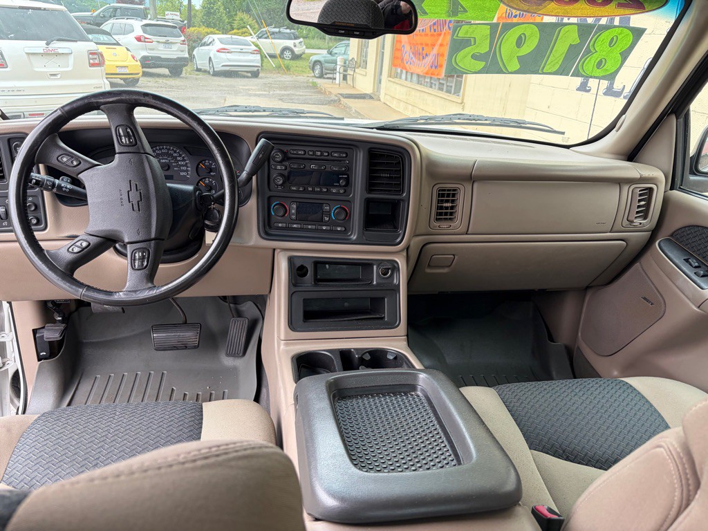 2004 Chevrolet Avalanche Image 9