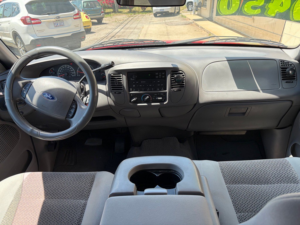 2003 Ford F-150 Image 11