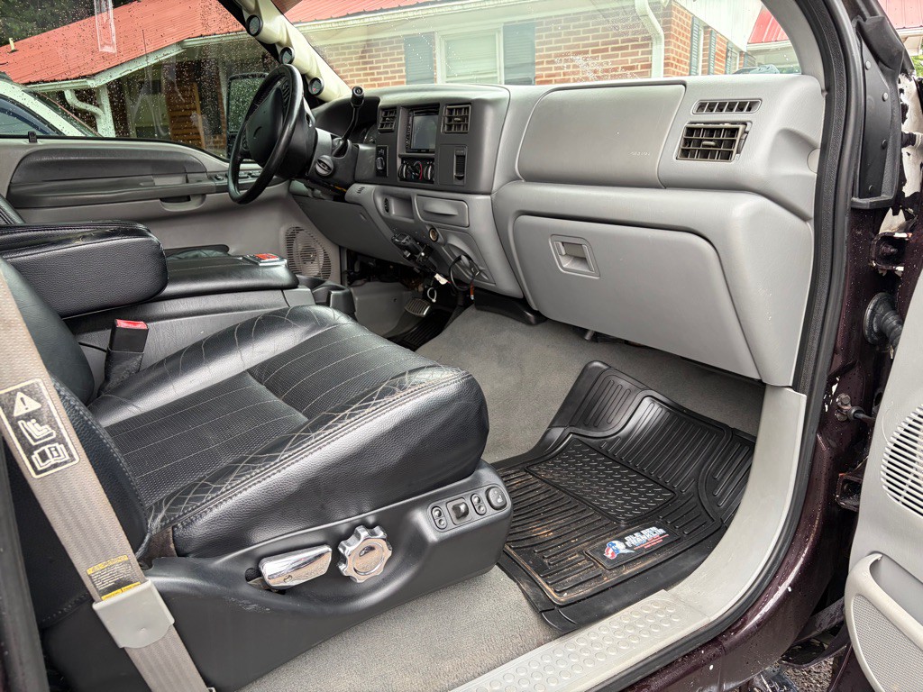 2002 Ford F-350 Image 10