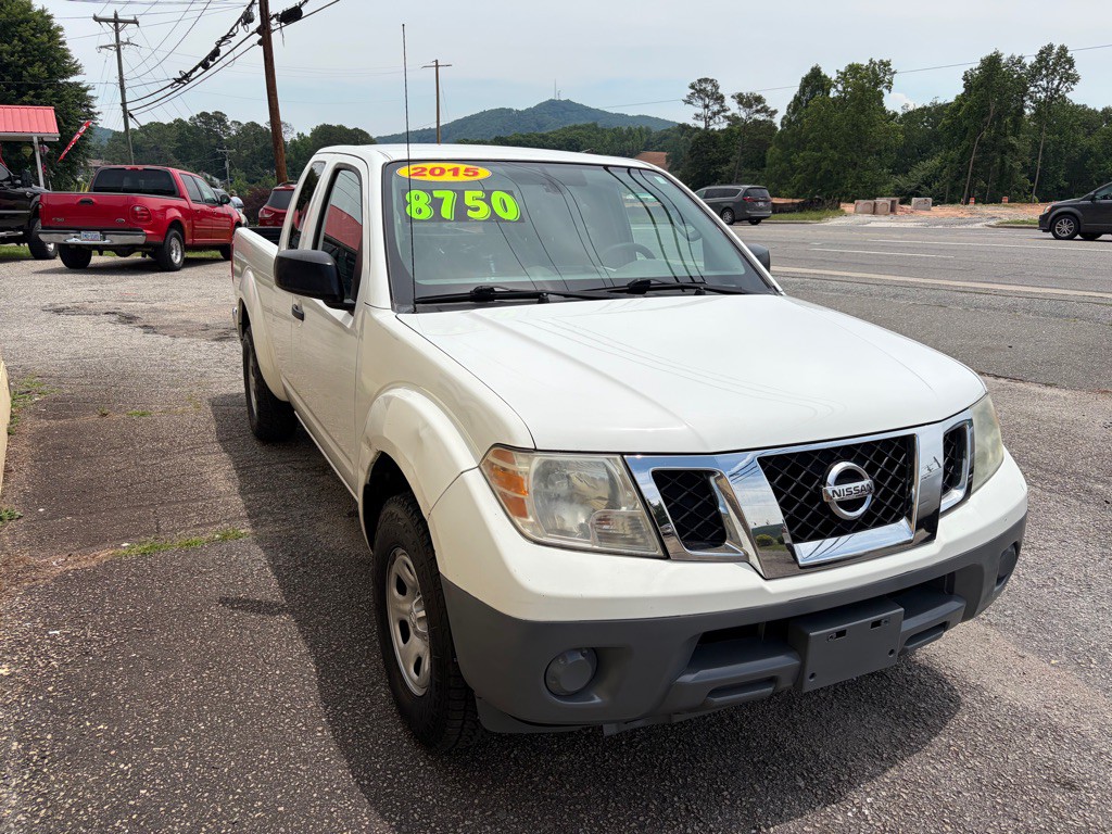 2015 Nissan Frontier Image 1