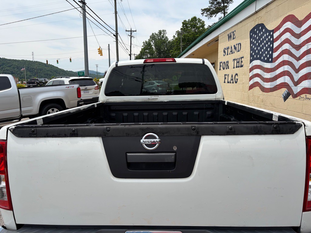 2015 Nissan Frontier Image 6