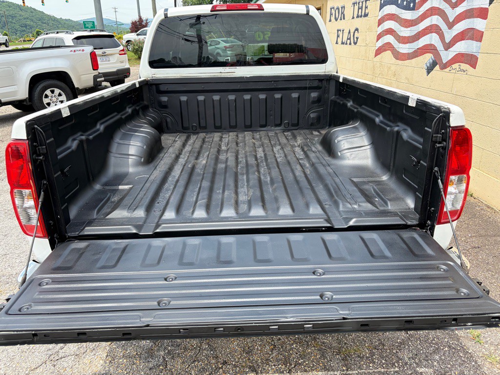 2015 Nissan Frontier Image 7