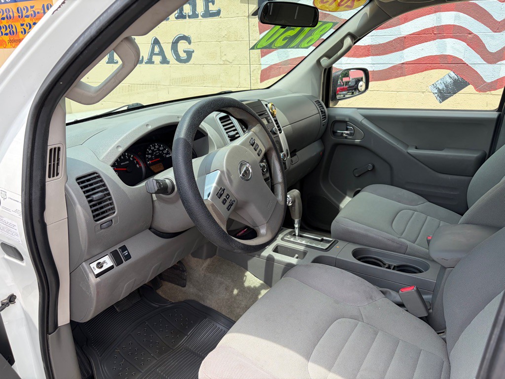 2015 Nissan Frontier Image 9