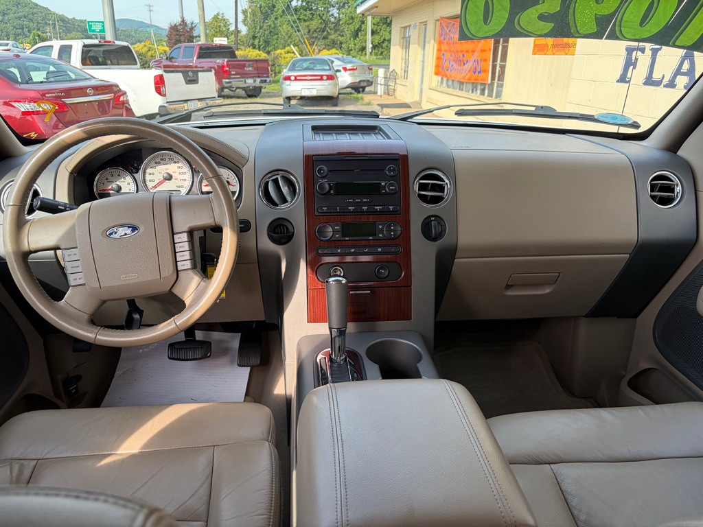 2005 Ford F-150 Image 12