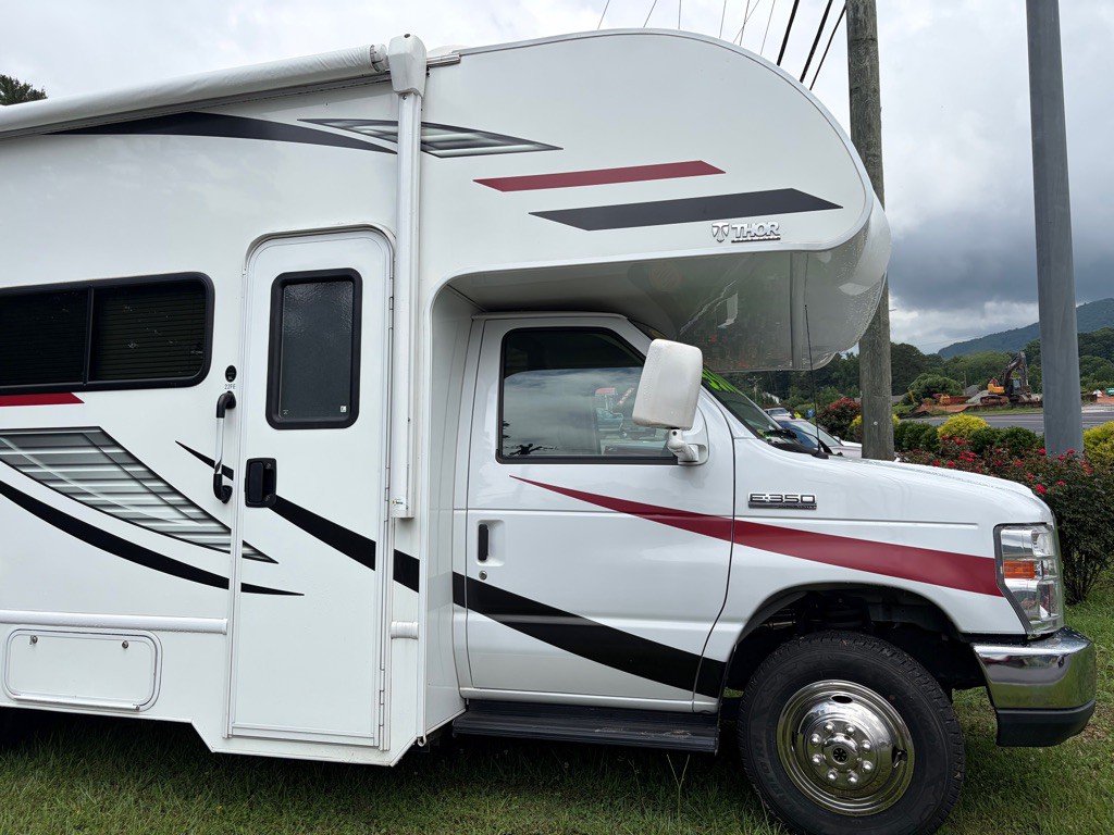 2019 Ford Econoline Image 5