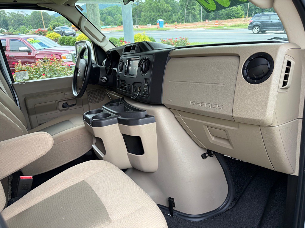 2019 Ford Econoline Image 7