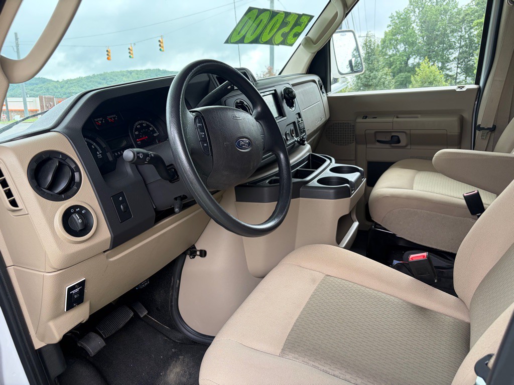 2019 Ford Econoline Image 8