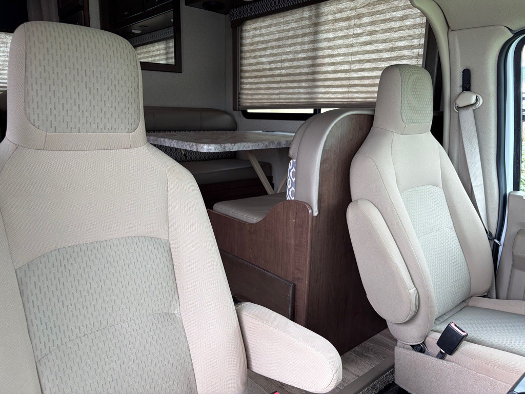 2019 Ford Econoline Image 10