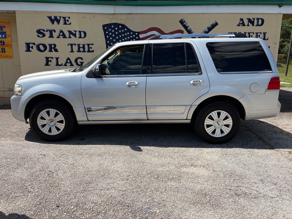 2011 Lincoln Navigator Image 5