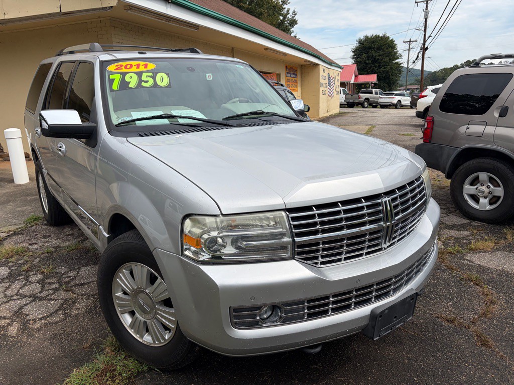2011 Lincoln Navigator Image 1