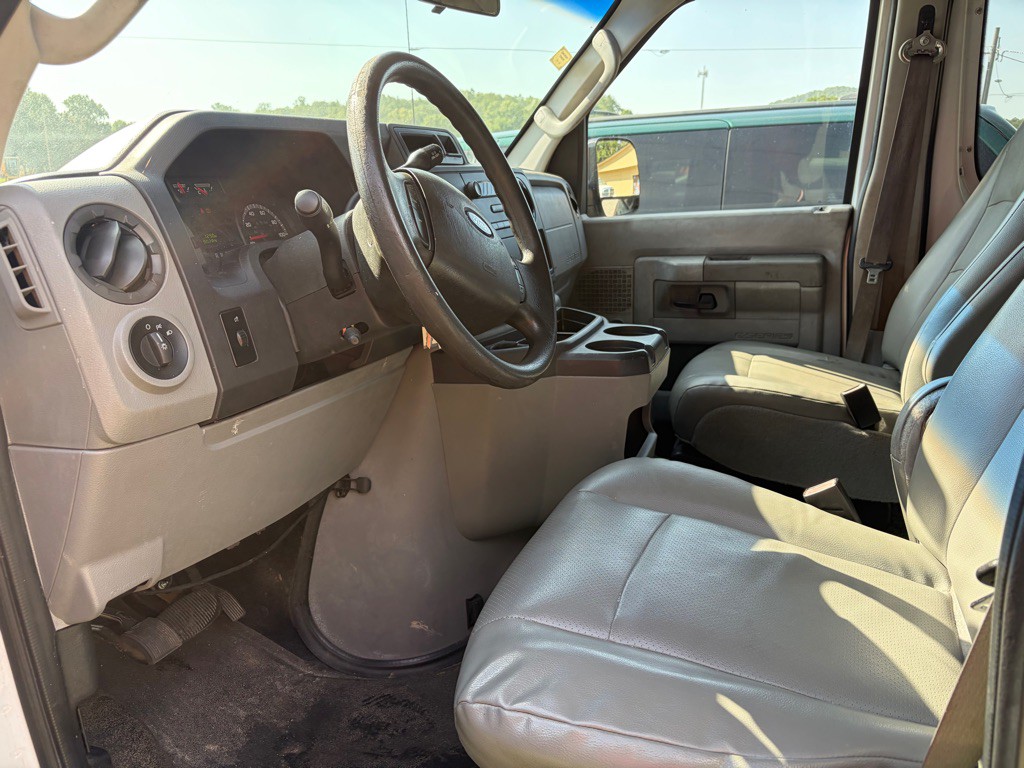 2012 Ford Econoline Image 8