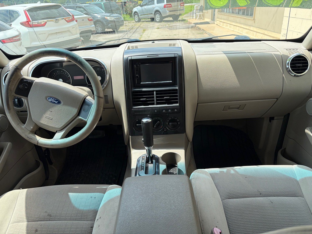 2006 Ford Explorer Image 10