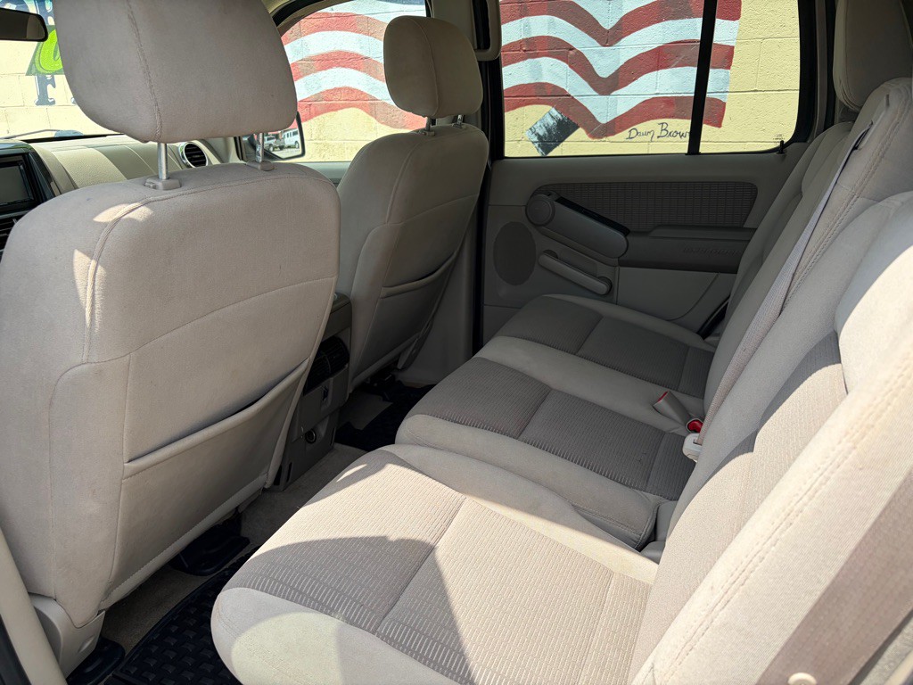 2006 Ford Explorer Image 13