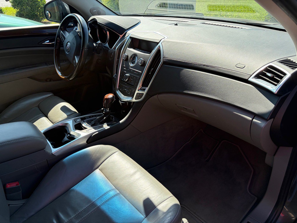 2011 Cadillac SRX Image 9