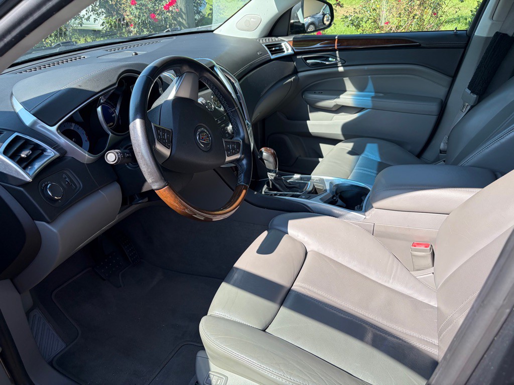2011 Cadillac SRX Image 10
