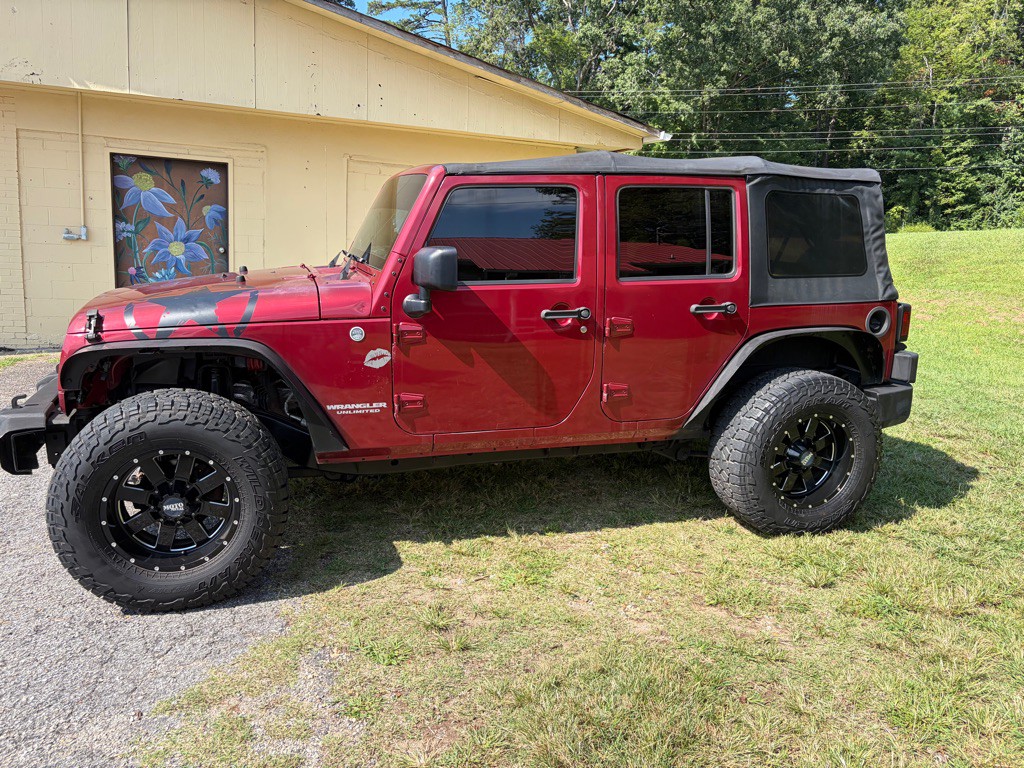 2011 Jeep Wrangler Unlimited Image 5