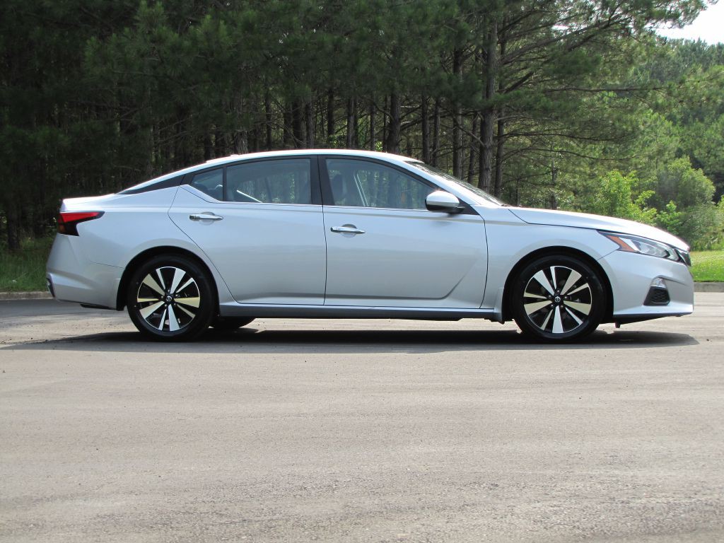 2022 Nissan Altima Image 5