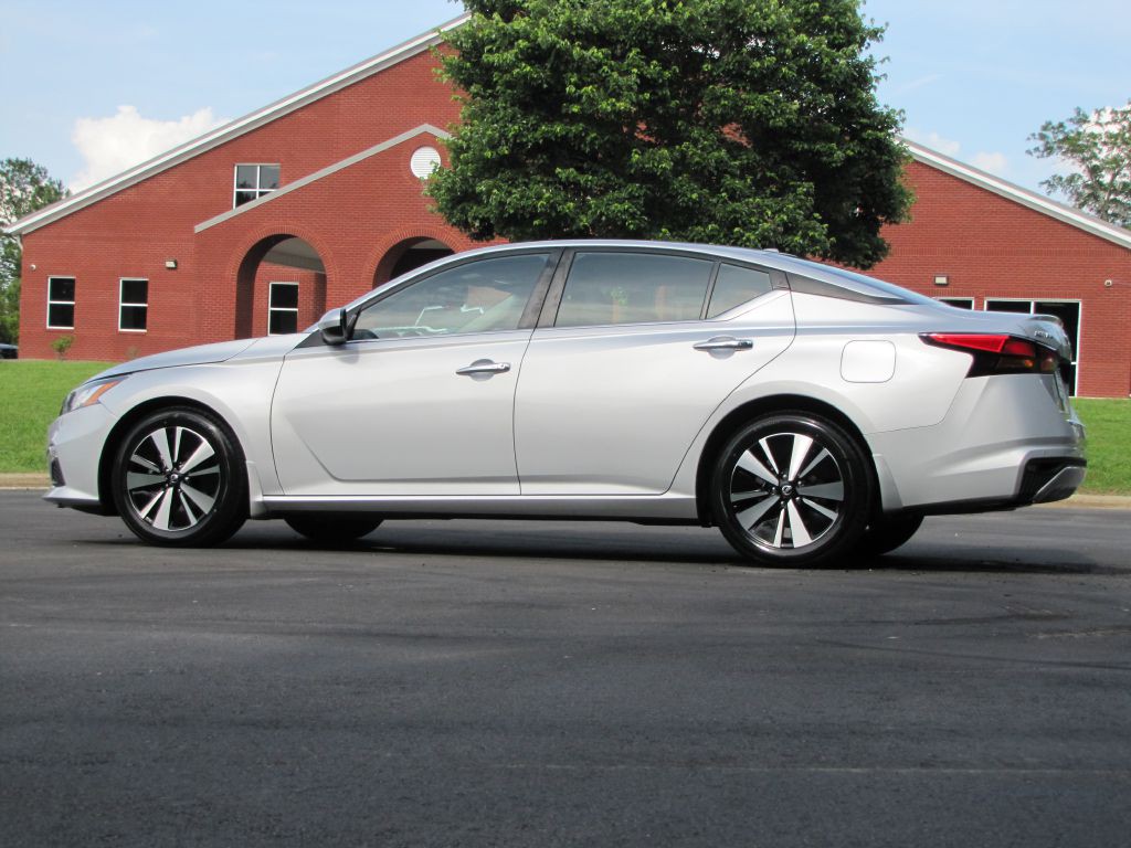 2022 Nissan Altima Image 6