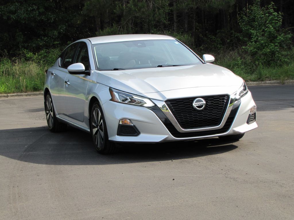 2022 Nissan Altima Image 8