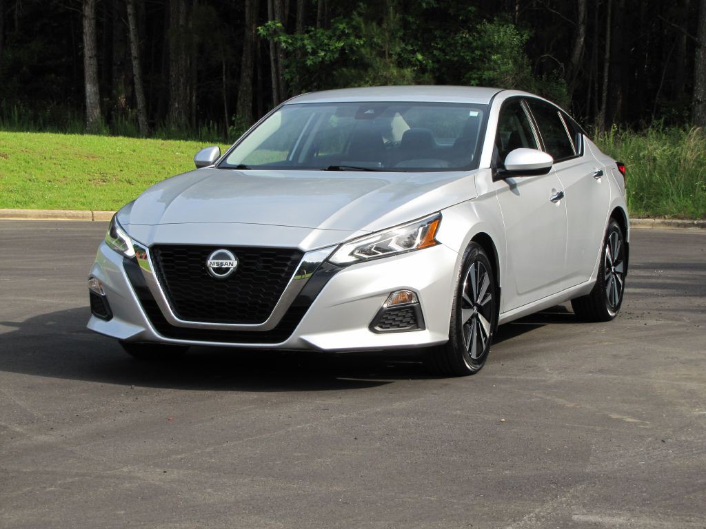 2022 Nissan Altima Image 9