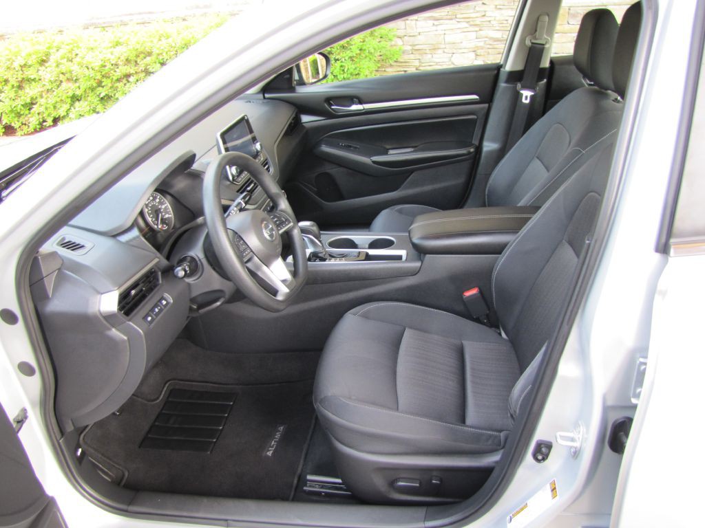 2022 Nissan Altima Image 13