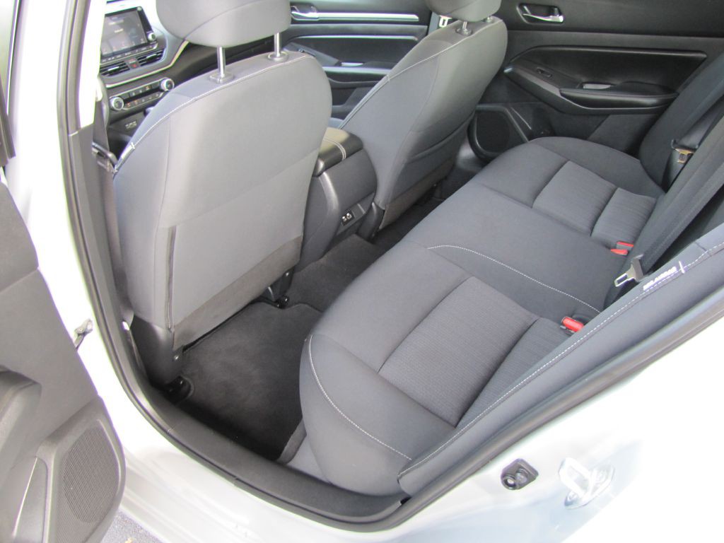 2022 Nissan Altima Image 19
