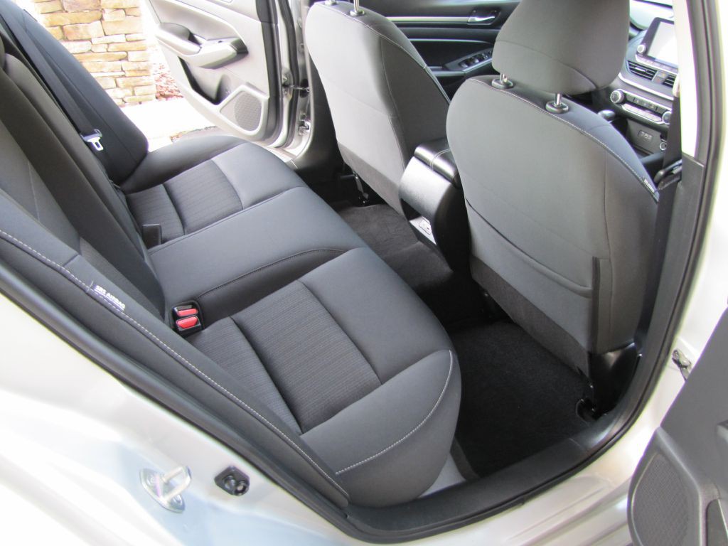 2022 Nissan Altima Image 21