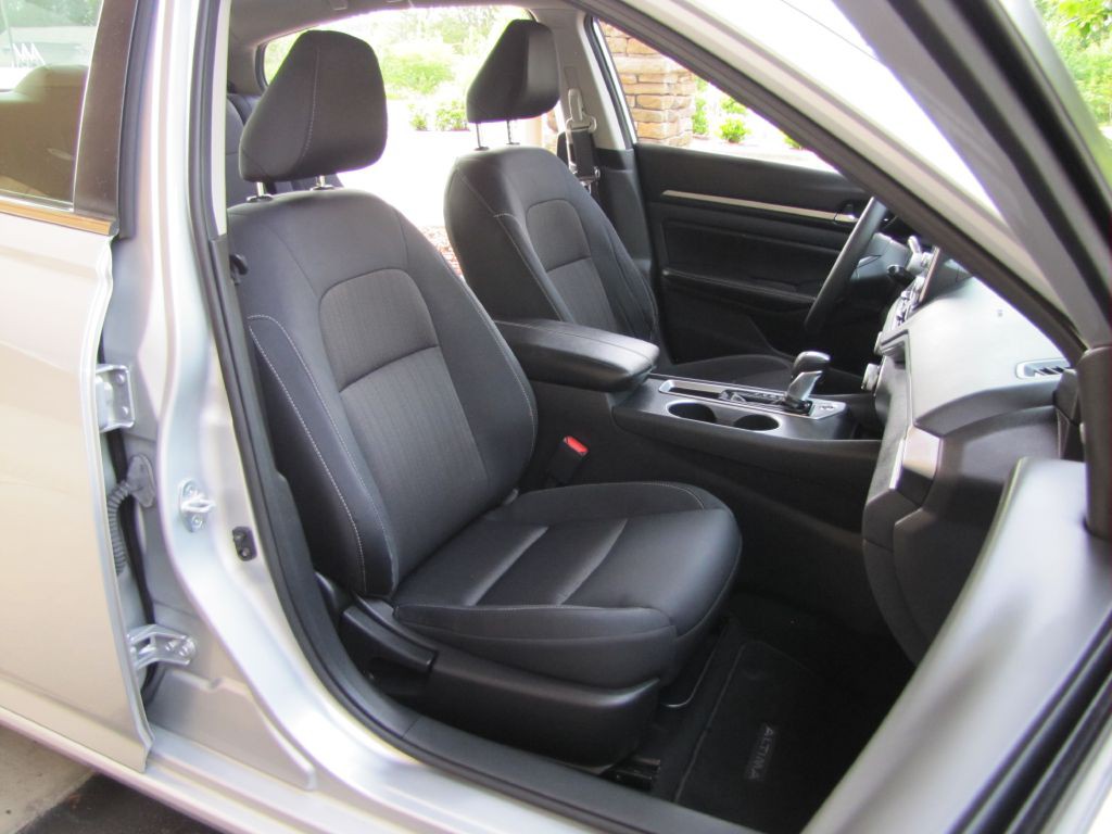 2022 Nissan Altima Image 24
