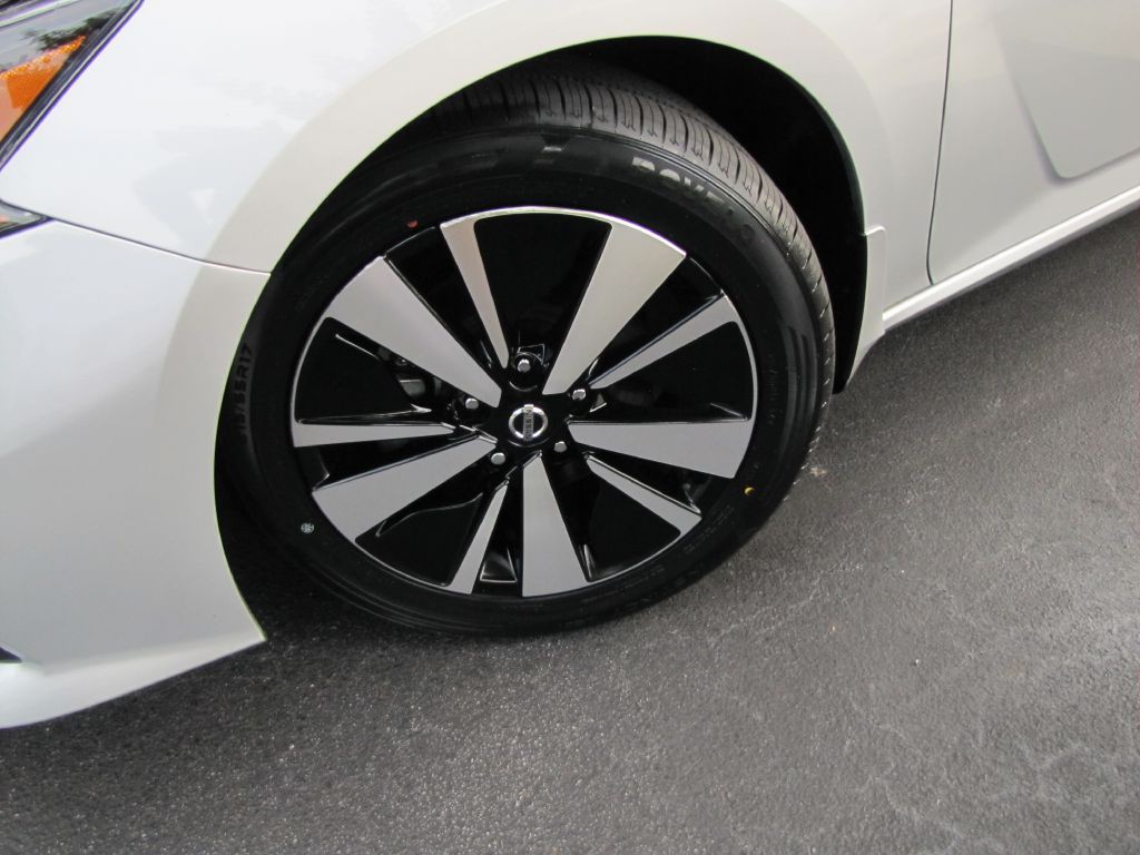 2022 Nissan Altima Image 30