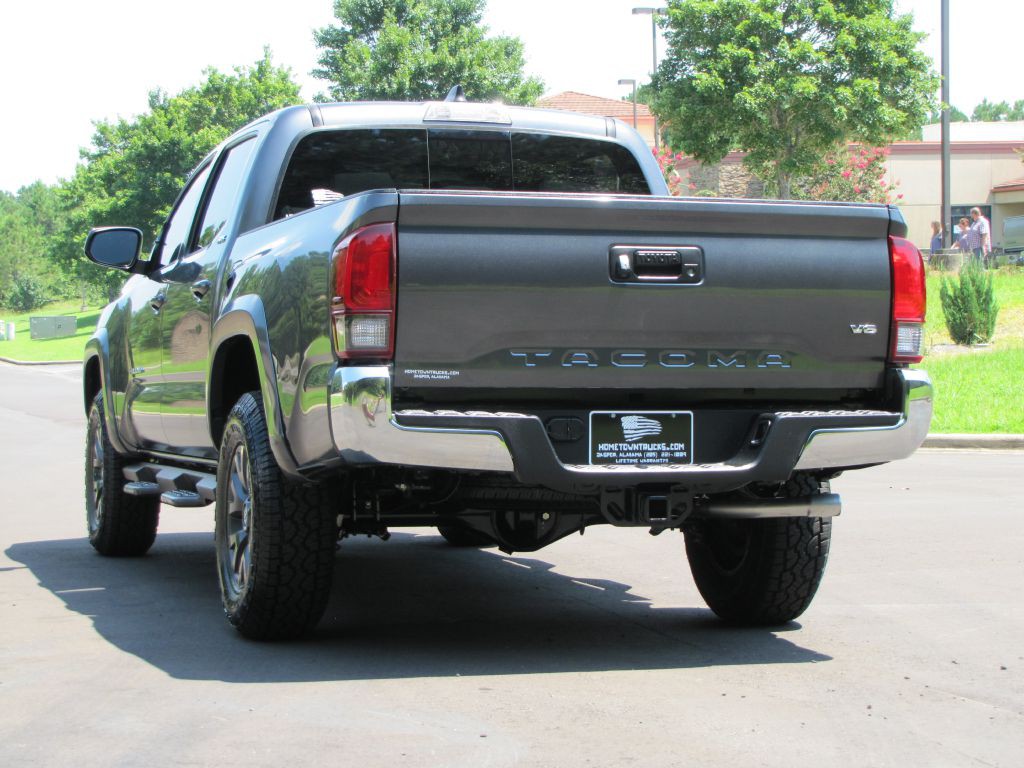2020 Toyota Tacoma Image 10