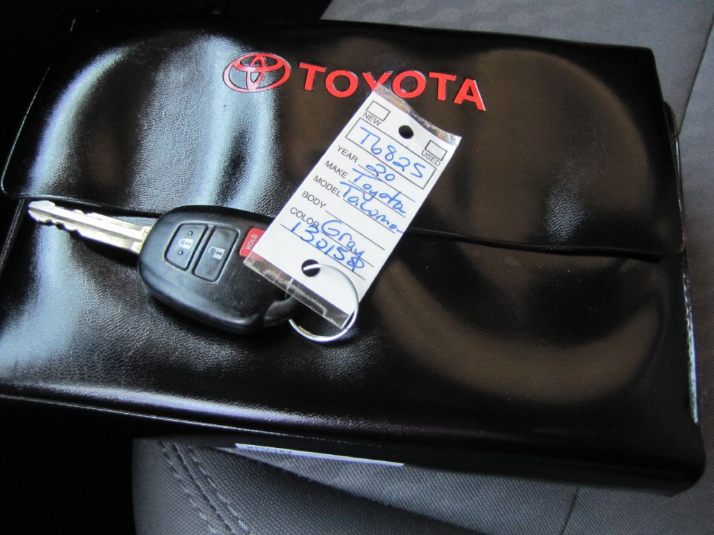 2020 Toyota Tacoma Image 38