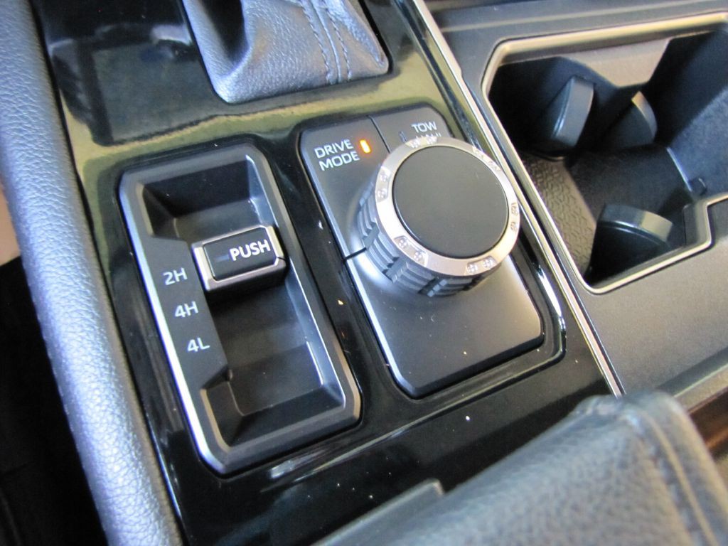 2022 Toyota Tundra Image 38