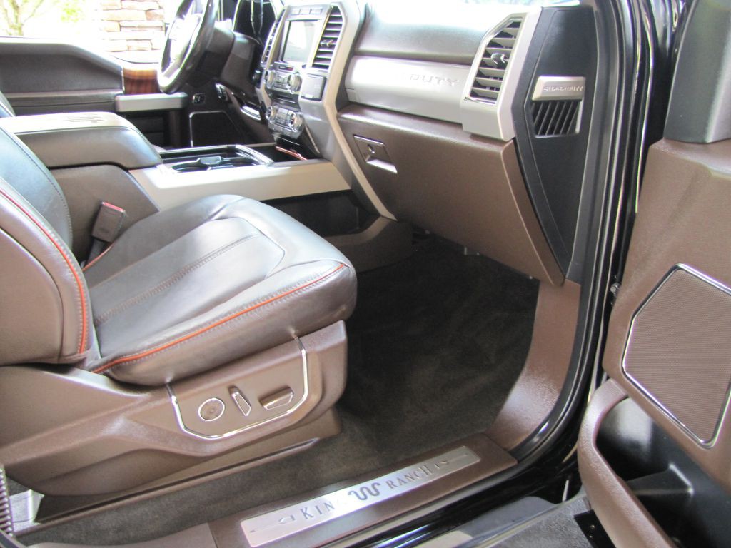 2017 Ford F-350 Image 22
