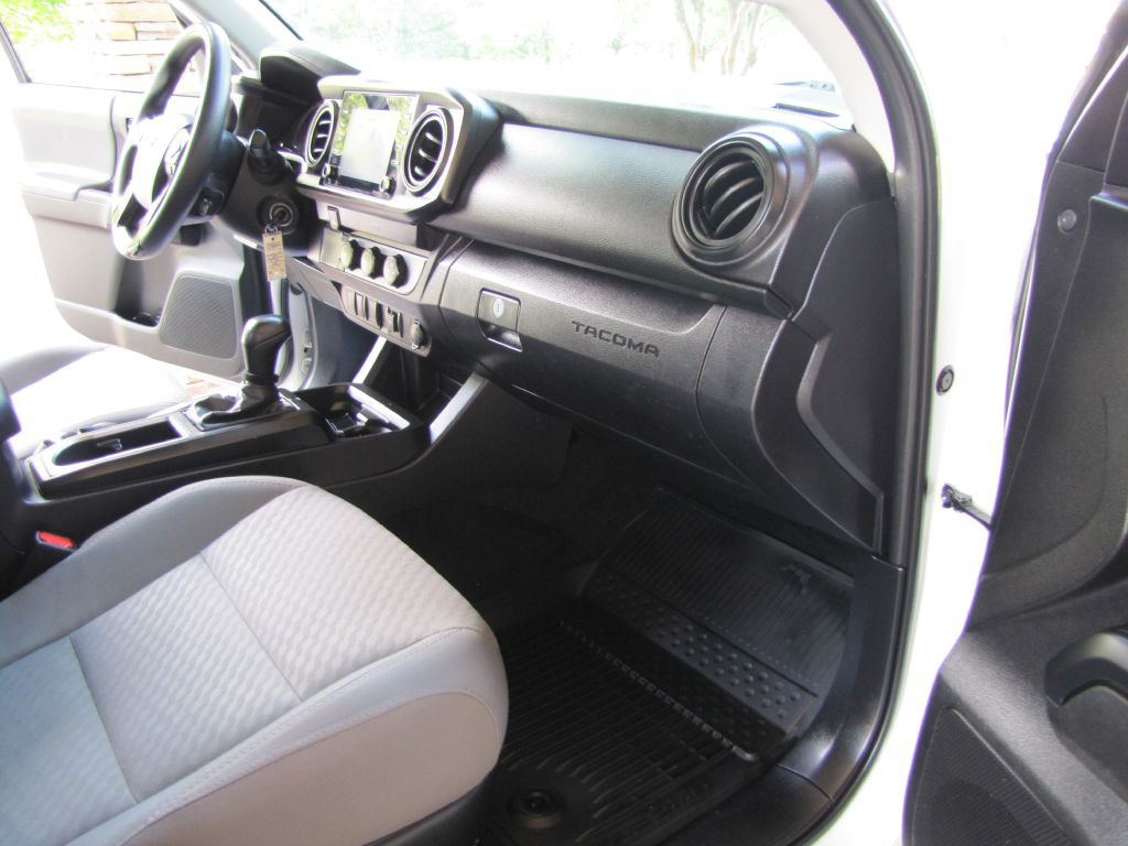 2022 Toyota Tacoma Image 24