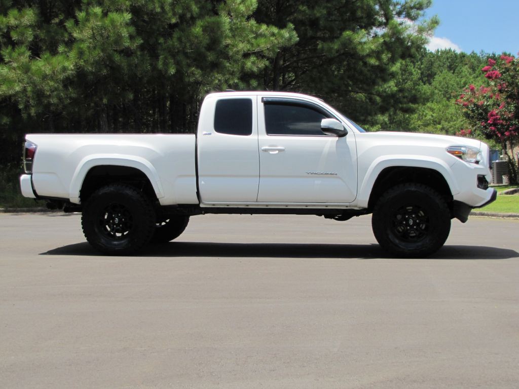 2022 Toyota Tacoma Image 5