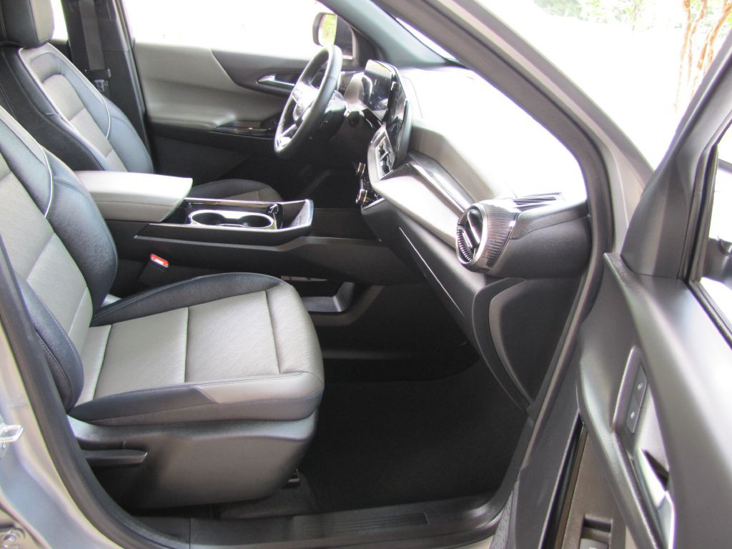 2025 Chevrolet Equinox Image 23