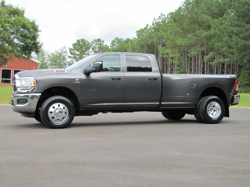 2023 Dodge Ram 3500 Image 4