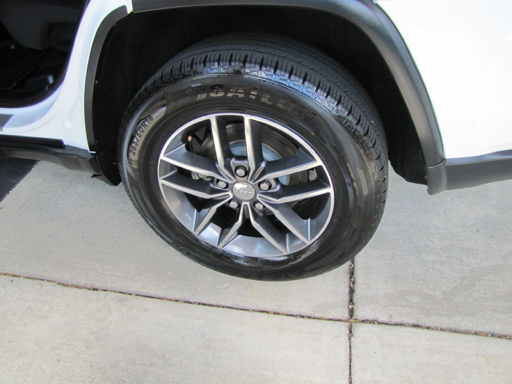 2018 Jeep Grand Cherokee Image 30