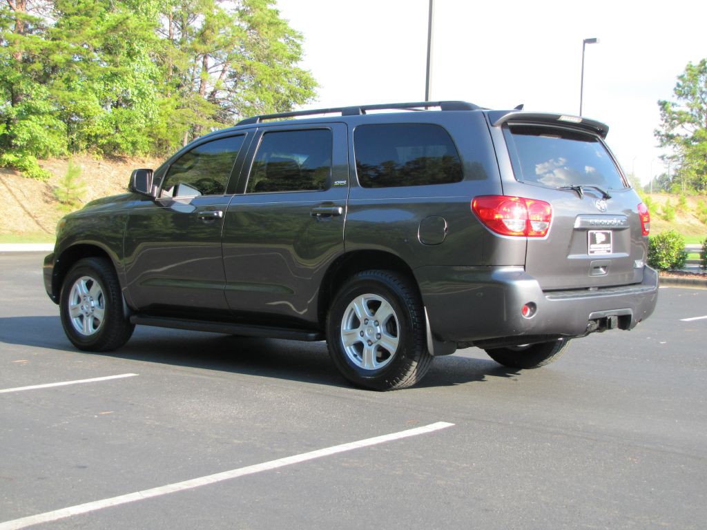 2015 Toyota Sequoia Image 10