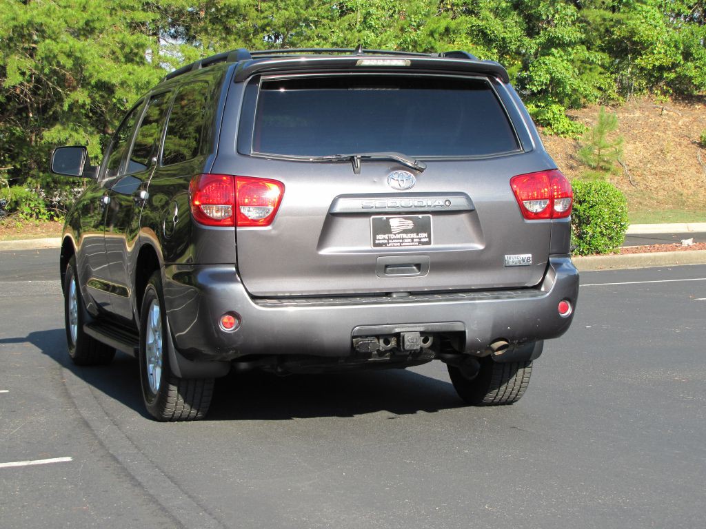 2015 Toyota Sequoia Image 11