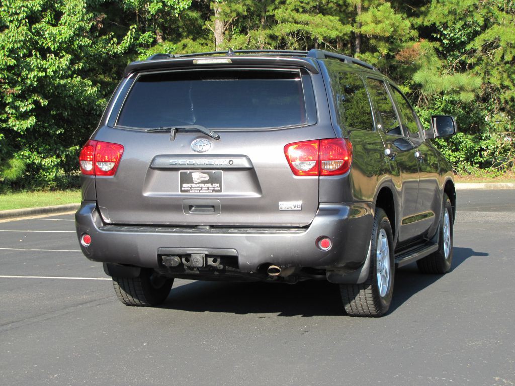 2015 Toyota Sequoia Image 12