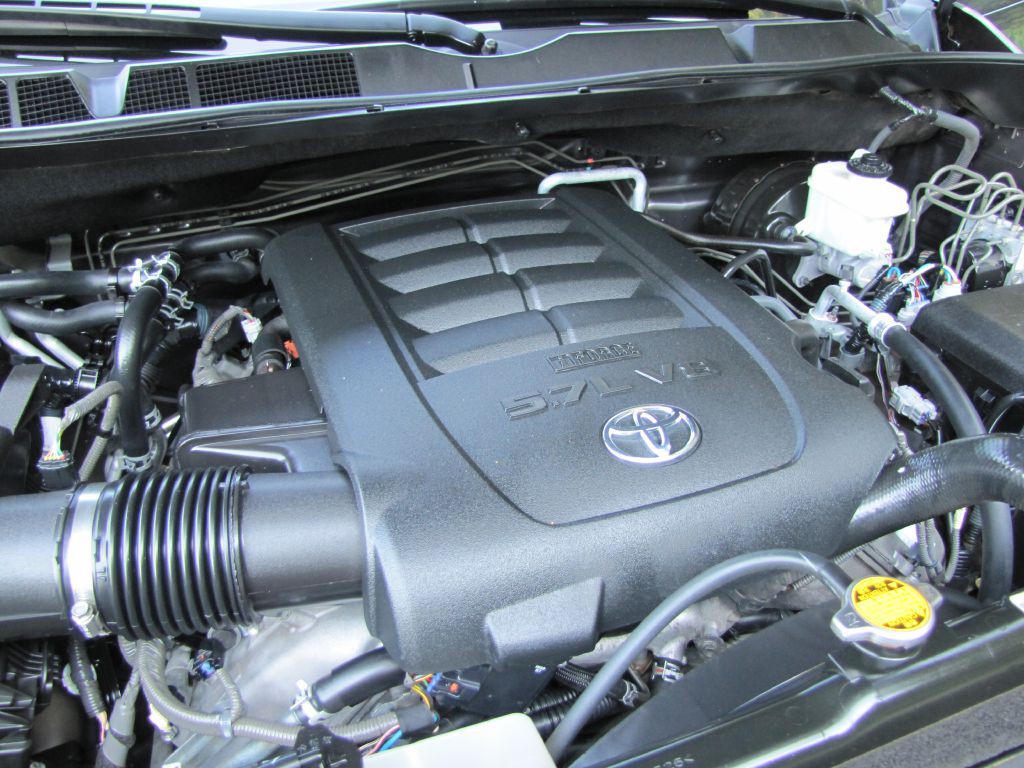 2015 Toyota Sequoia Image 31