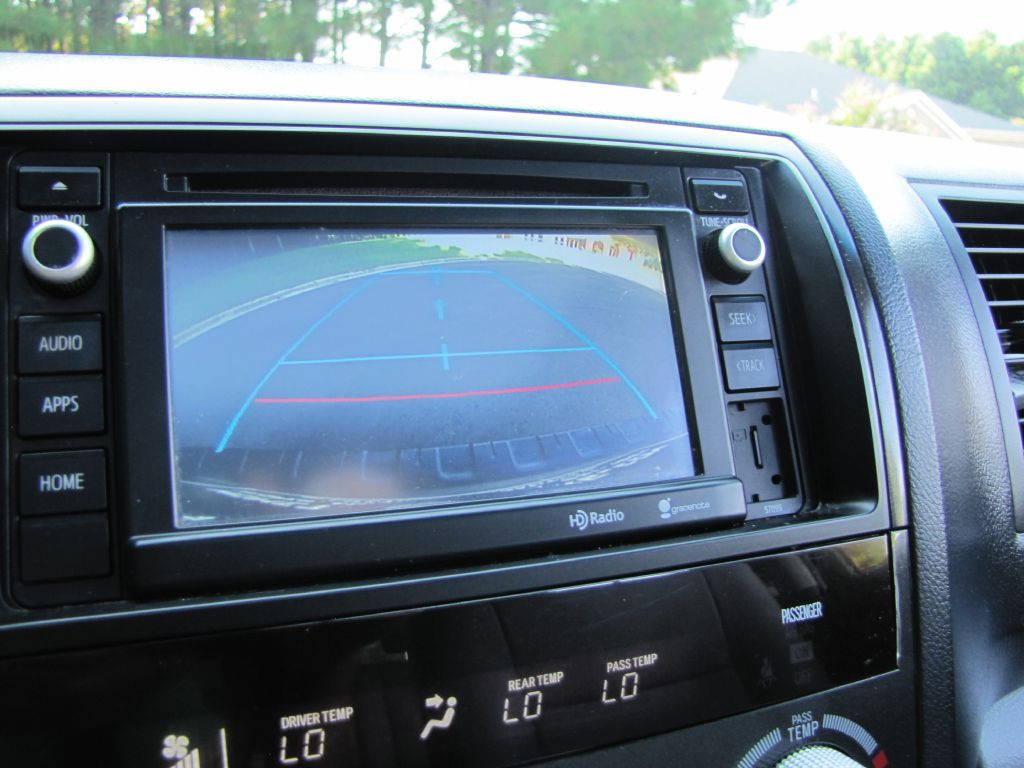 2015 Toyota Sequoia Image 35