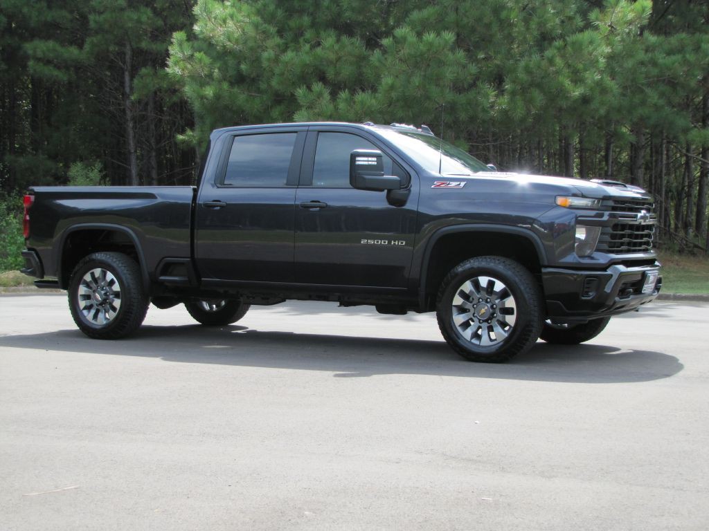 2024 Chevrolet Silverado 1500 Image 3