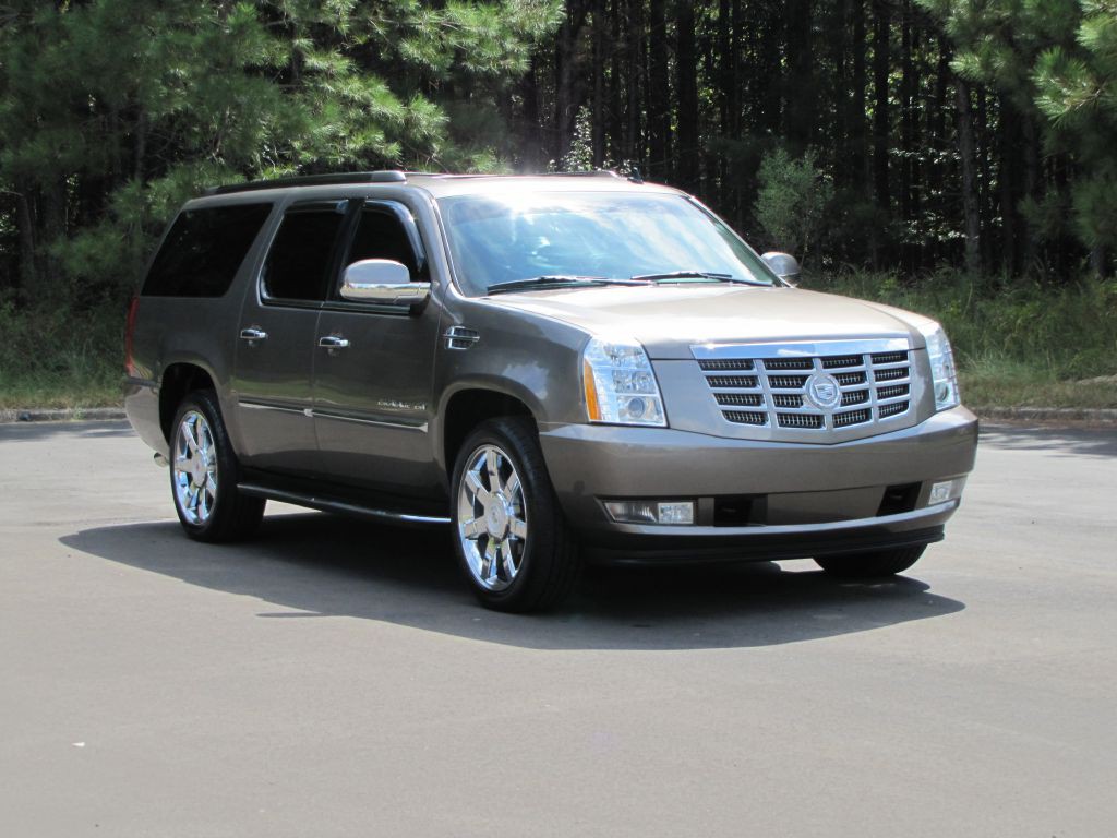 2012 Cadillac Escalade Image 6